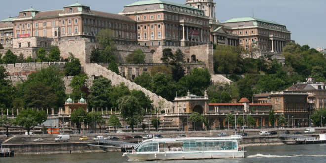 Boat Guided Tours on Duna Bella Ship Budapest Tickets