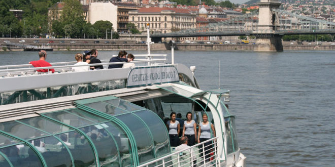 Budapest Danube Boat Tours Morning Afternoon Tickets